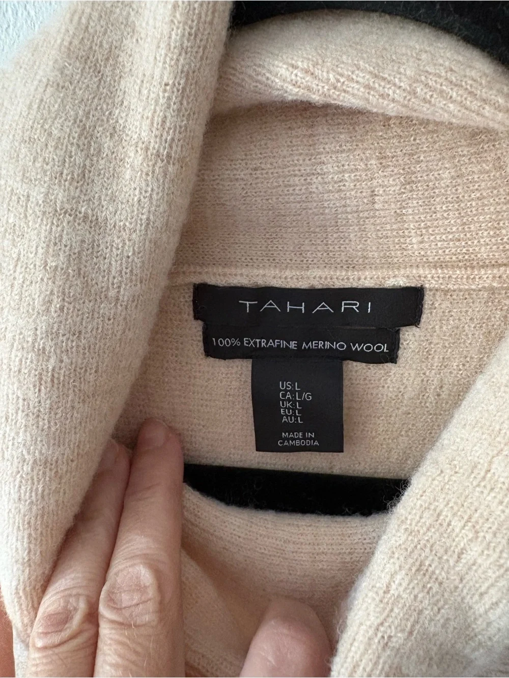 Tahari Extra Fine Merino Wool Oatmeal Turtleneck Sweater Size Large - Picture 3 of 10